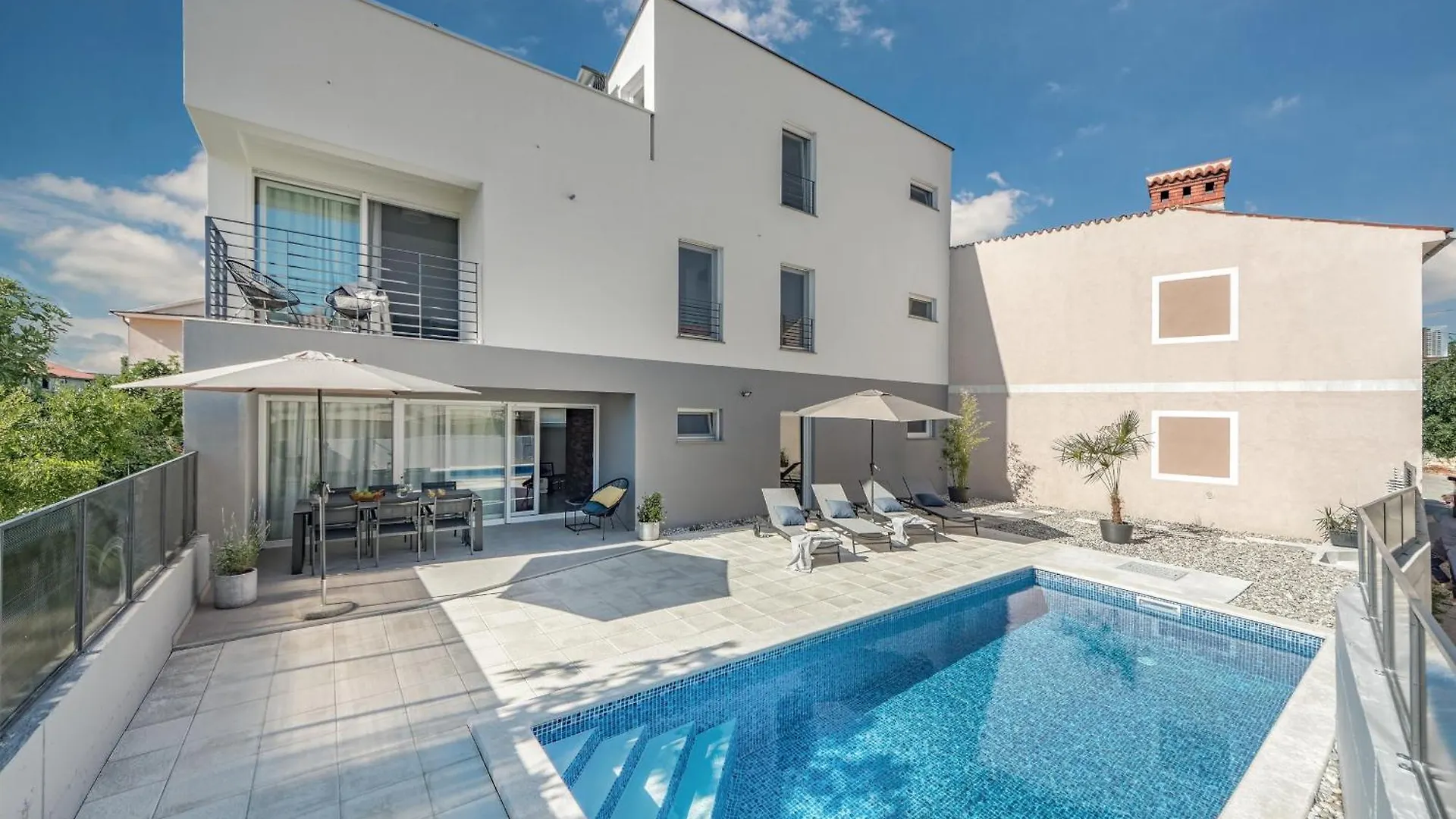 Villa San For 6 Persons In Medulin With Fitness And Only 2 Km From The Beach With Sea View Ližnjan